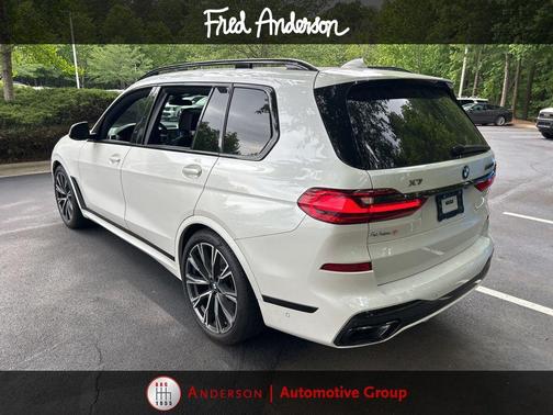 Mineral White Metallic 2021 BMW X7 M50i