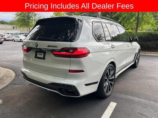 Mineral White Metallic 2021 BMW X7 M50i