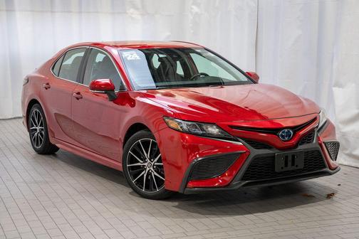 2024 Toyota Camry Hybrid SE