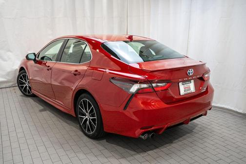 2024 Toyota Camry Hybrid SE