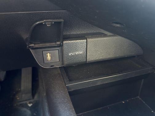 2024 Toyota Camry Hybrid SE