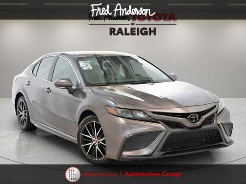 2024 Toyota Camry SE