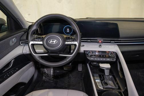 2025 Hyundai ELANTRA HEV Limited