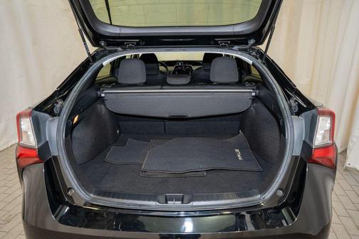 2021 Toyota Prius LE