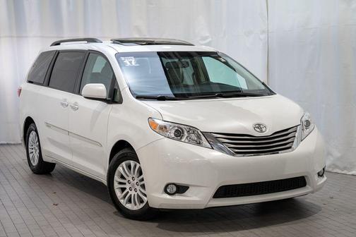 2017 Toyota Sienna XLE