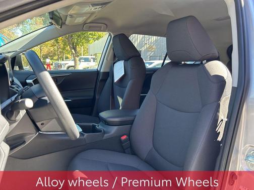 2025 Toyota RAV4 Hybrid SE