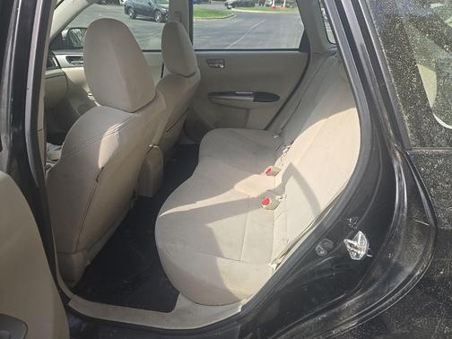 Obsidian Black Pearl 2010 Subaru Impreza 2.5 i