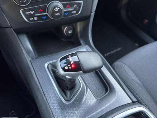 2017 Dodge Charger SXT