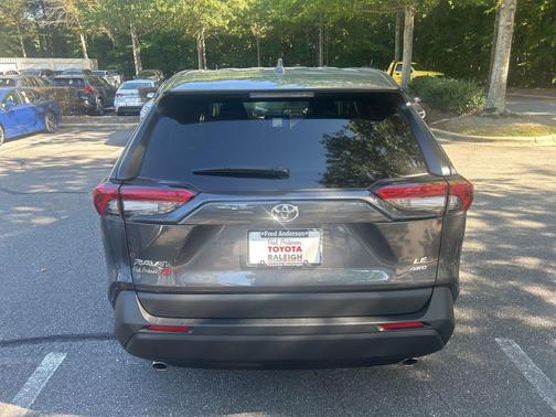 2025 Toyota RAV4 LE
