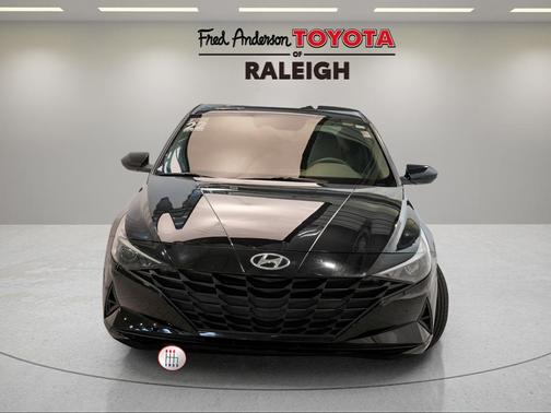 2022 Hyundai ELANTRA SE