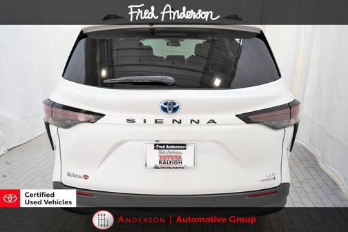 2023 Toyota Sienna XLE 8 Passenger