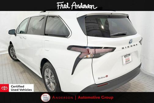 2023 Toyota Sienna XLE 8 Passenger