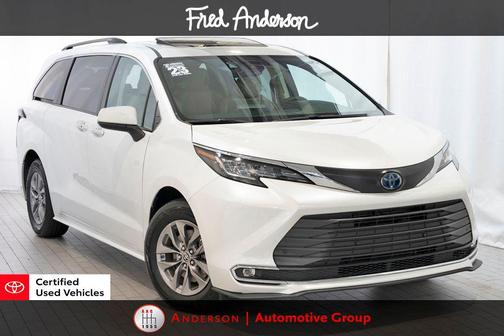2023 Toyota Sienna XLE 8 Passenger