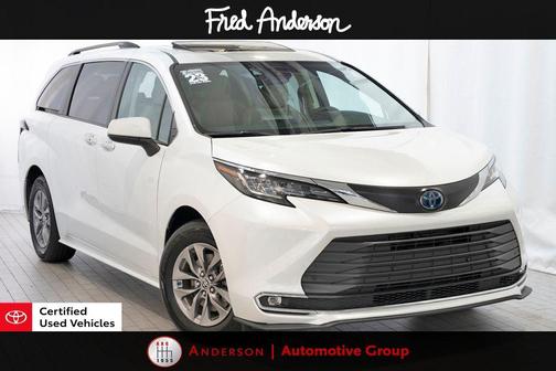 2023 Toyota Sienna XLE 8 Passenger