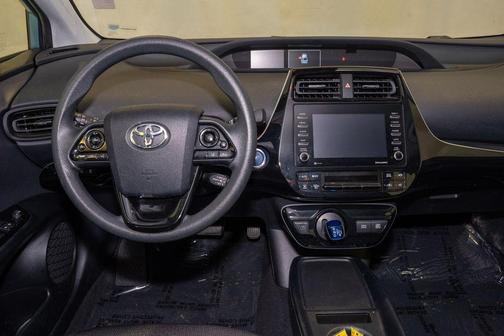 2021 Toyota Prius LE