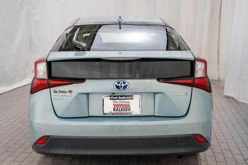 2021 Toyota Prius LE