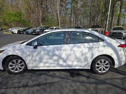 Ice Cap 2024 Toyota Corolla LE