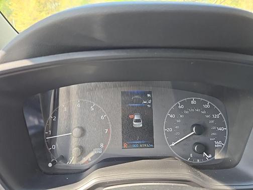 Ice Cap 2024 Toyota Corolla LE