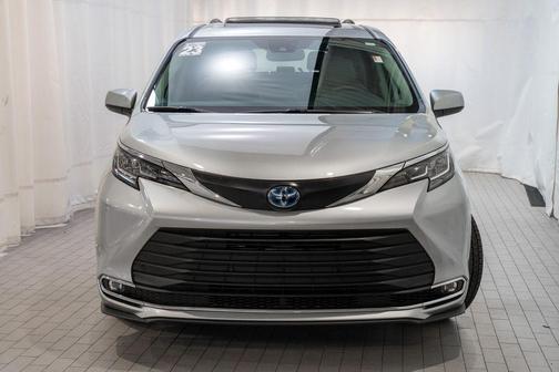 2023 Toyota Sienna XLE