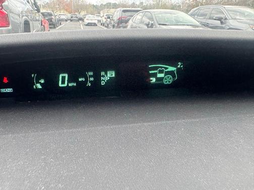 2010 Toyota Prius III