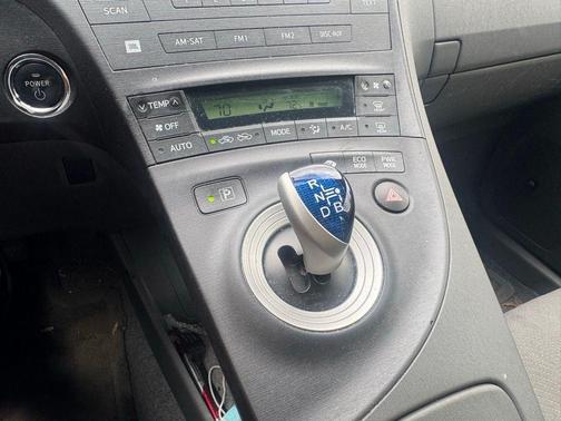 2010 Toyota Prius III