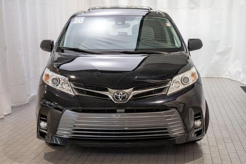 2020 Toyota Sienna XLE