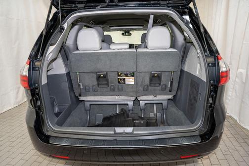 2020 Toyota Sienna XLE