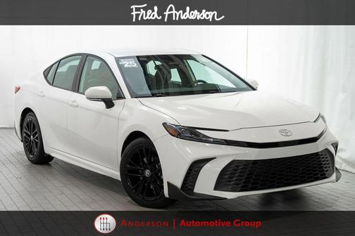 Ice Cap 2025 Toyota Camry SE