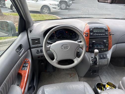 2008 Toyota Sienna XLE
