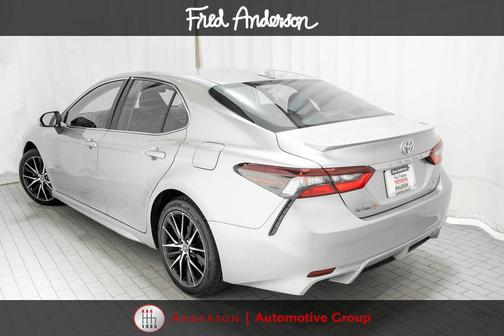 Celestial Silver Metallic 2024 Toyota Camry SE