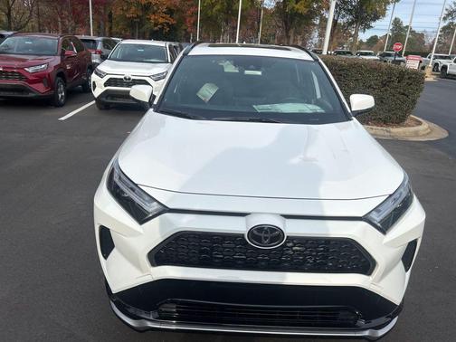 2025 Toyota RAV4 Hybrid SE