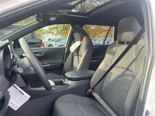 2025 Toyota RAV4 Hybrid SE