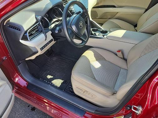 2020 Toyota Camry Hybrid XLE