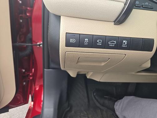 2020 Toyota Camry Hybrid XLE