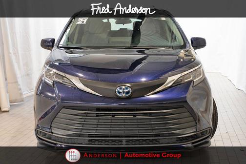 2021 Toyota Sienna LE