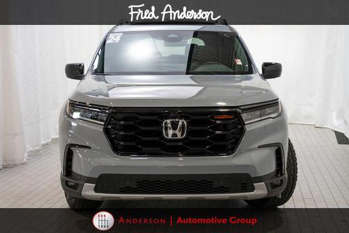 Diffused Sky Pearl 2024 Honda Pilot TrailSport