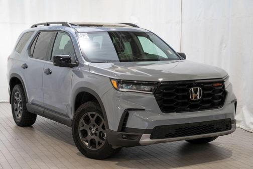 Diffused Sky Pearl 2024 Honda Pilot TrailSport