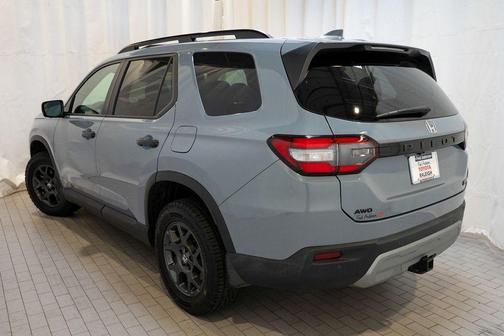 Diffused Sky Pearl 2024 Honda Pilot TrailSport