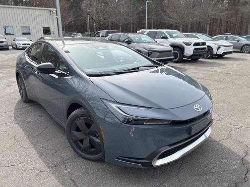 2026 Toyota Prius Plug-In Hybrid SE