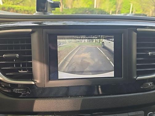 Bright White Clearcoat 2018 Chrysler Pacifica Touring-L