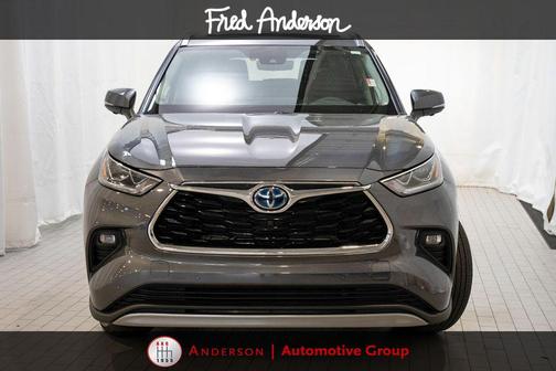 Magnetic Gray Metallic 2024 Toyota Highlander Hybrid Platinum