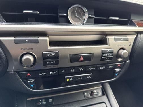 2017 Lexus ES 350 Base