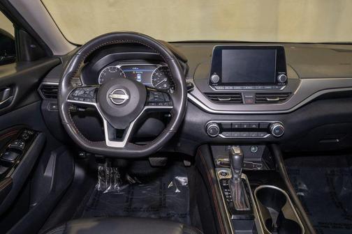 2023 Nissan Altima SR FWD