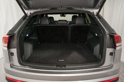 Silver Mist Metallic 2024 Volkswagen Atlas Cross Sport 2.0T SE w/Technology