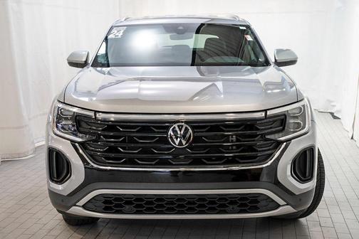 Silver Mist Metallic 2024 Volkswagen Atlas Cross Sport 2.0T SE w/Technology