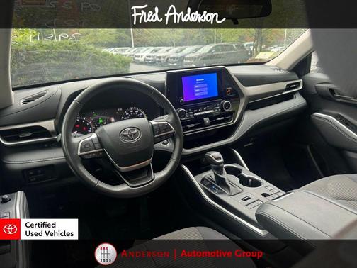 2024 Toyota Highlander LE