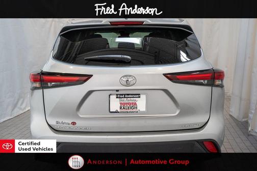 2024 Toyota Highlander LE