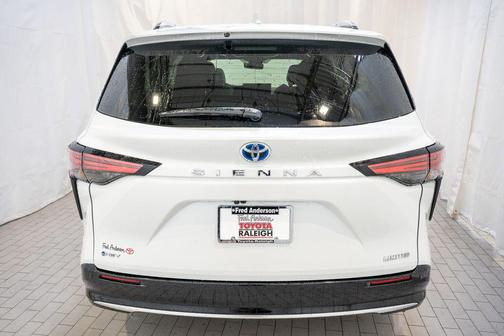 2025 Toyota Sienna Limited