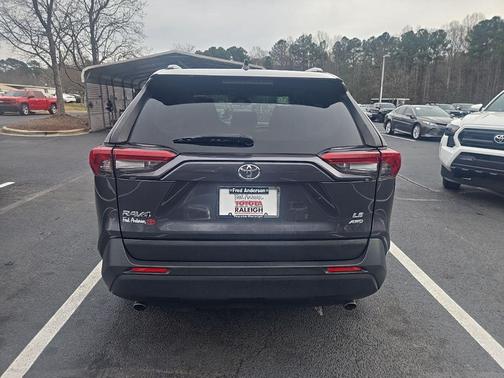 2019 Toyota RAV4 LE