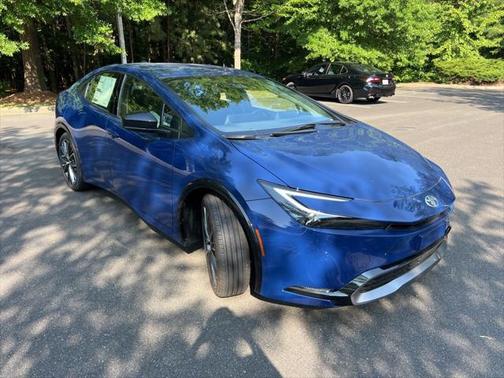 2025 Toyota Prius XLE